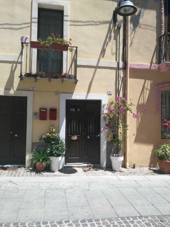 Cozy Loft In The Heart Of Cagliariヴィラ エクステリア 写真